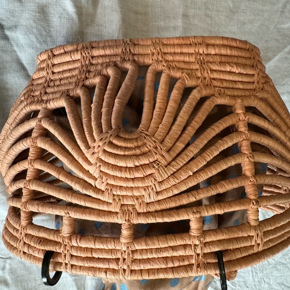 New Sans-Arcidet Collection Designer peach Raffia Woven Basket Bag - Picture 12 of 16